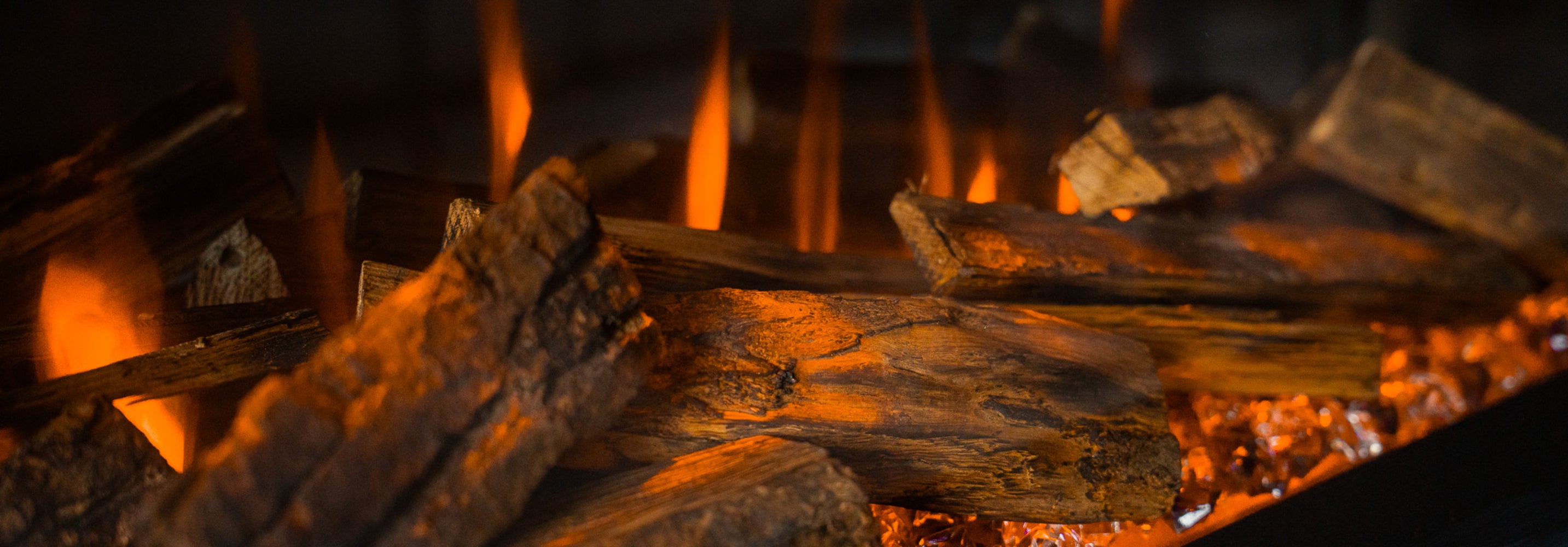 Verschillende vlamtechnieken bij elektrische haarden