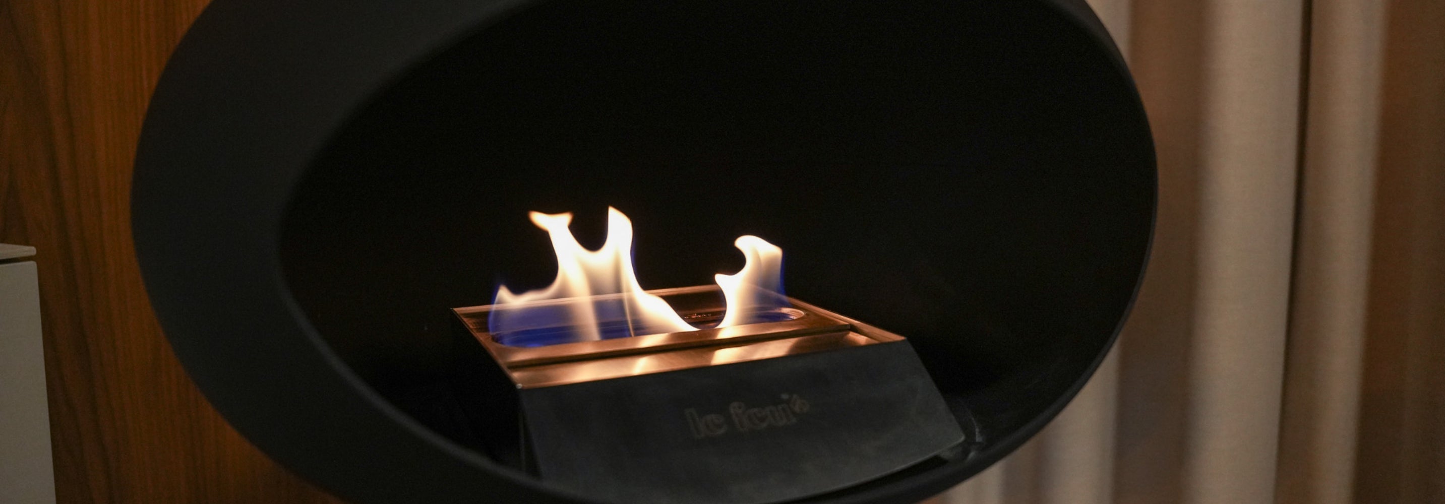 Hoe steek ik een bio-ethanol haard aan?